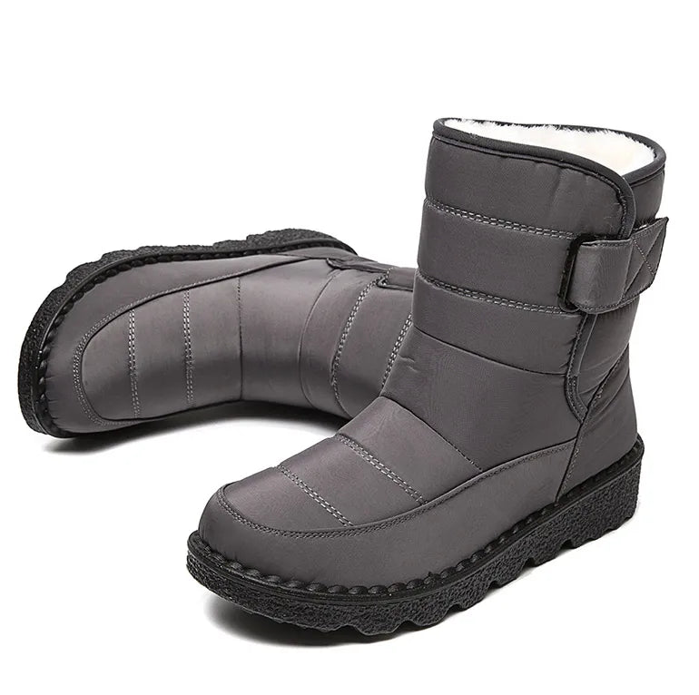 Bota Snow Cano Curto Matelassê Com Pelos Cinza - Poderosa