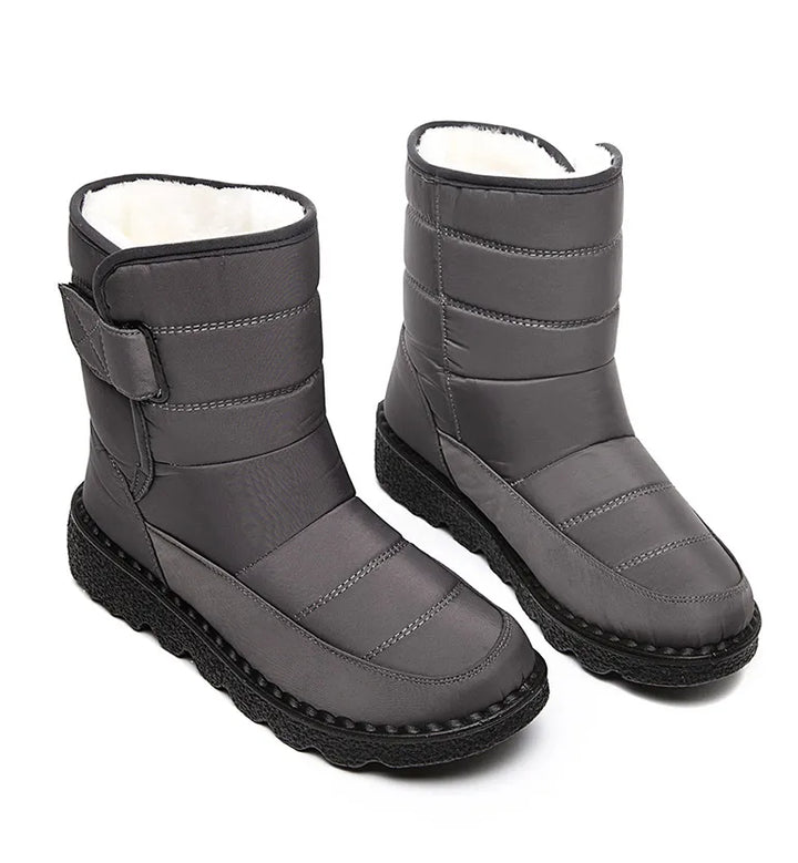 Bota Snow Cano Curto Matelassê Com Pelos Cinza - Poderosa