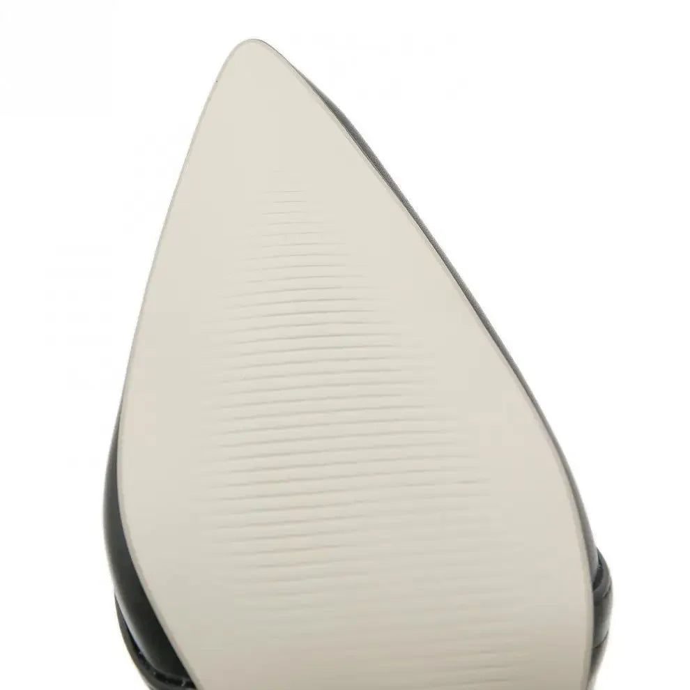 Ankle Boot Salto Fino Com Tachas