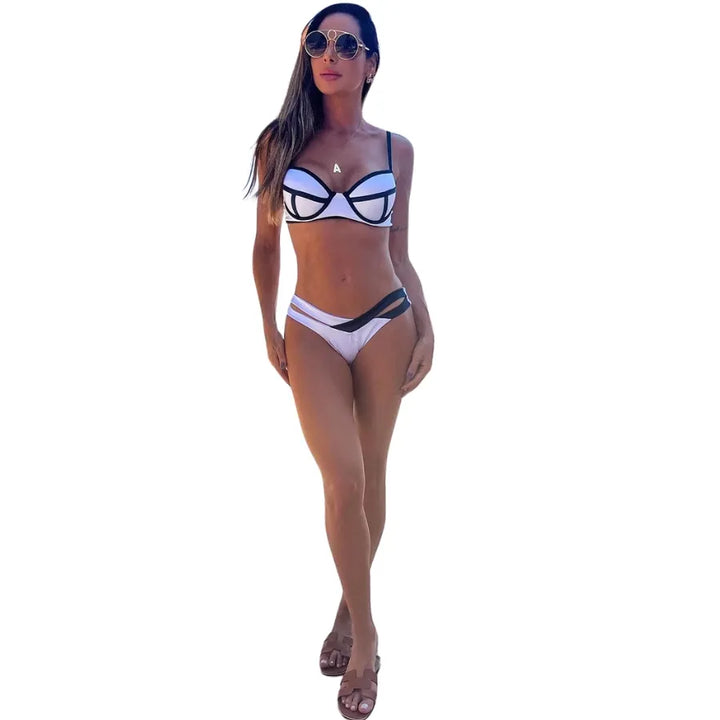 Biquíni Glamour Com Linhas Pretas Contrastantes - Poderosa