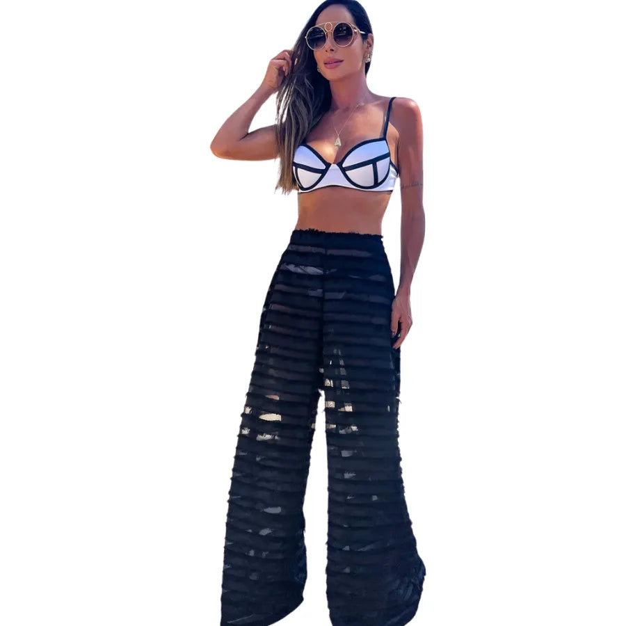 Biquíni Glamour Com Linhas Pretas Contrastantes