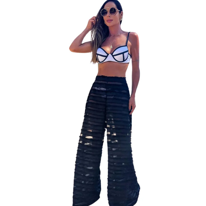 Biquíni Glamour Com Linhas Pretas Contrastantes