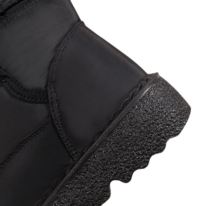 Bota Snow Cano Curto Matelassê Com Pelos