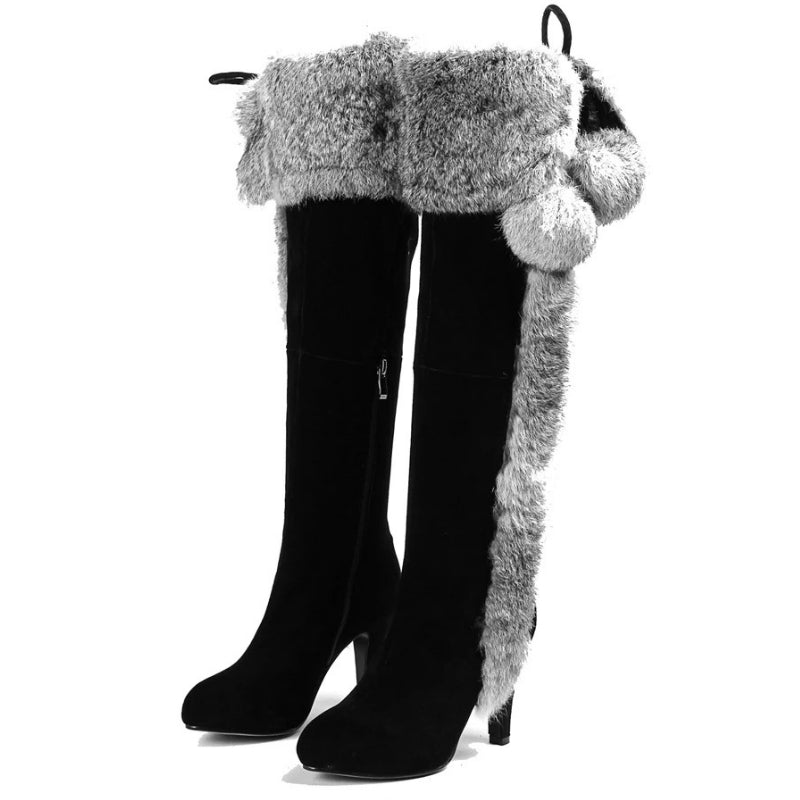 Bota Over the Knee Peluciada Com Pompons Preta - Poderosa