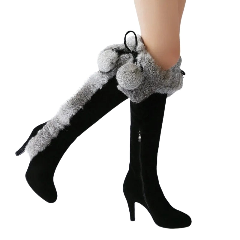 Bota Over the Knee Peluciada Com Pompons Preta - Poderosa