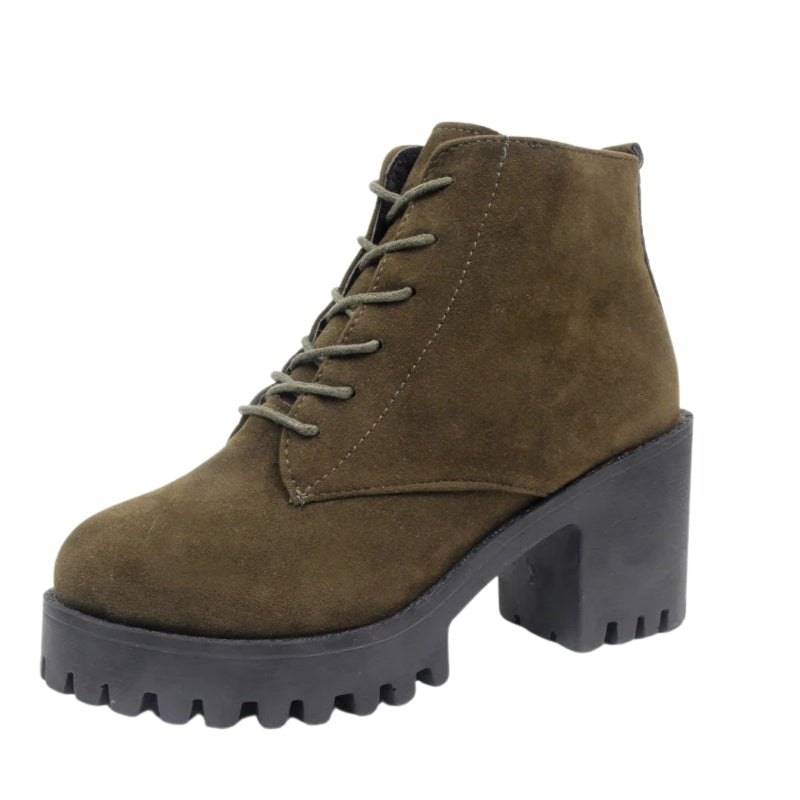 Ankle Boot Tratorada Salto Bloco Suede