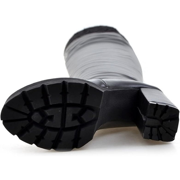 Bota Over the Knee Tratorada Com Renda Preta