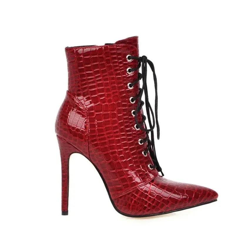 Ankle Boot Croco Salto Fino Com Amarração