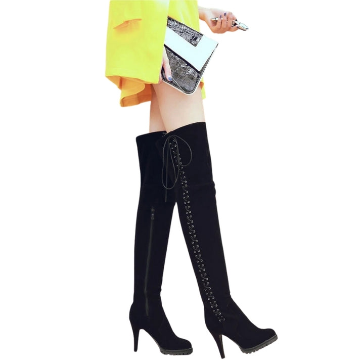 Bota Over The Knee Tratorada Com Amarração