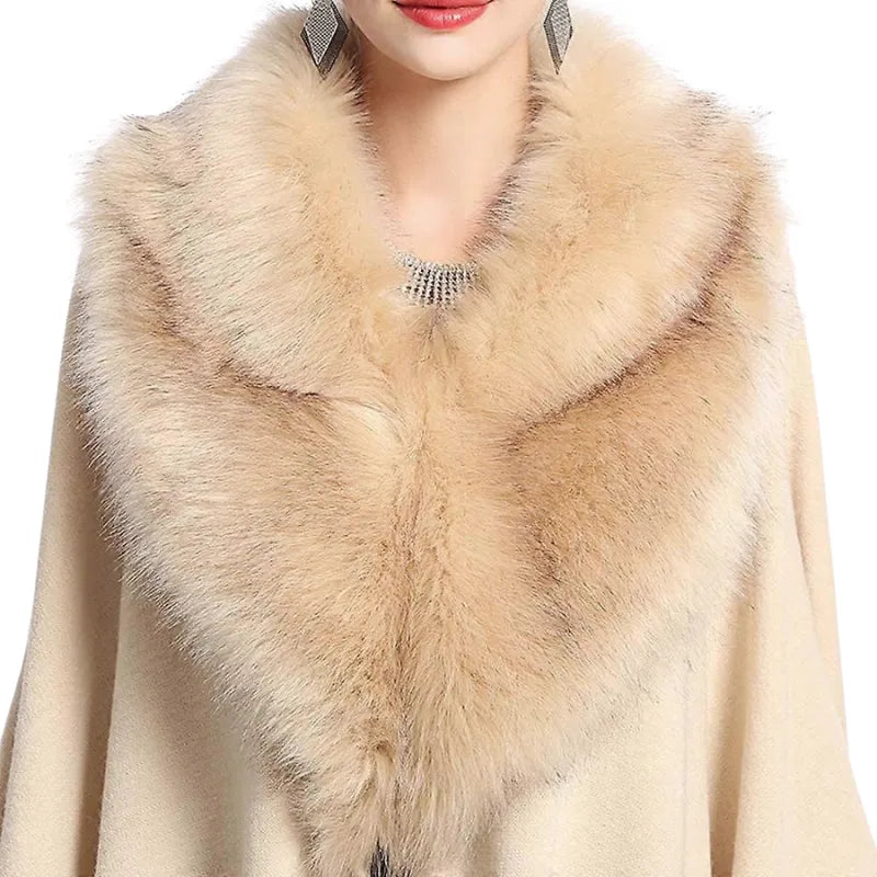 Poncho Elegance Com Gola em Pêlo Sintético
