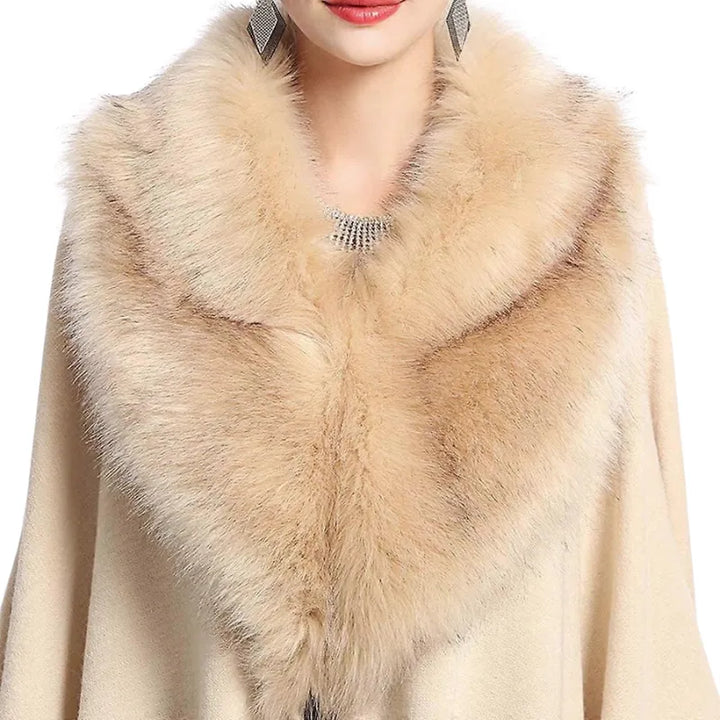 Poncho Elegance Com Gola em Pêlo Sintético
