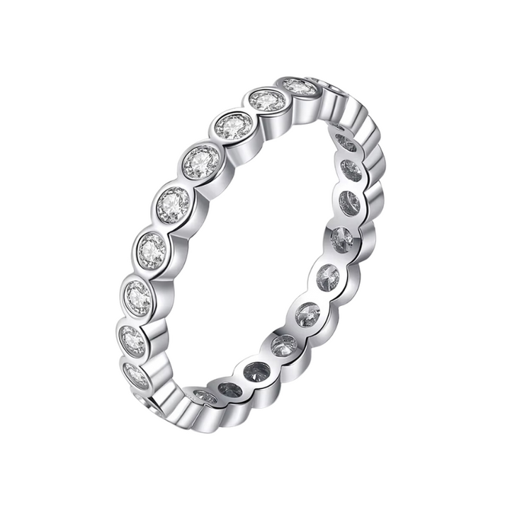 Anel Cravejado Com Zircônia Prata 925