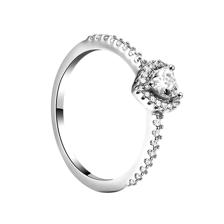 Anel Coração Com Zircônias Prata 925