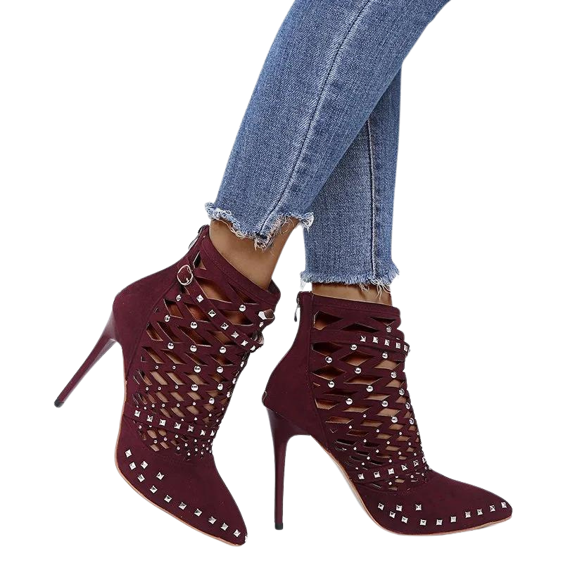 Ankle Boot Bico Fino Com Rebites