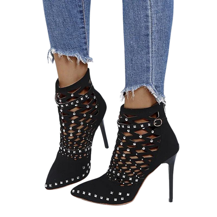 Ankle Boot Bico Fino Com Rebites