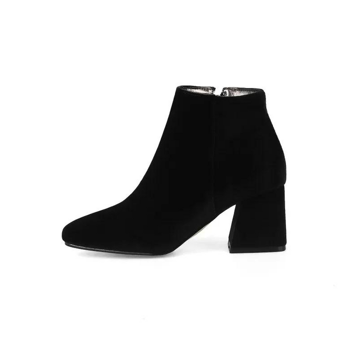 Bota Ankle Boot Veludo Com Salto Bloco Preta - Poderosa