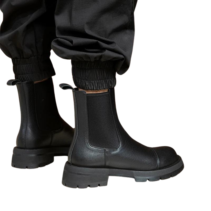 Bota Chelsea Couro Sola Tratorada Preta - Poderosa