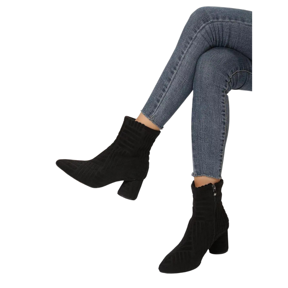 Bota Cano Curto Com Textura Preta - Poderosa