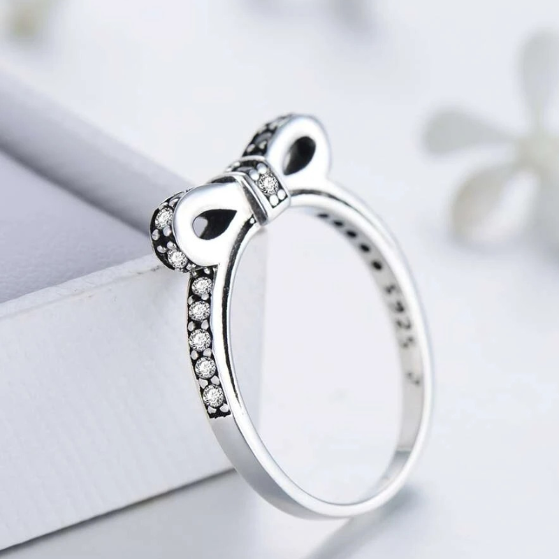 Anel Laço de Cristais Prata 925 - Poderosa