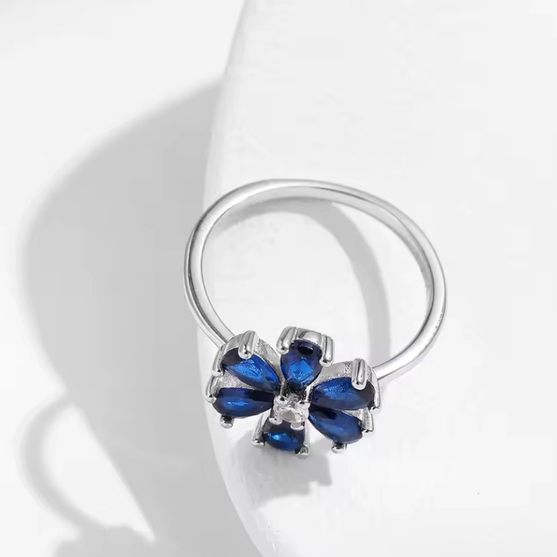Anel Flor de Safira Prata 925 - Poderosa