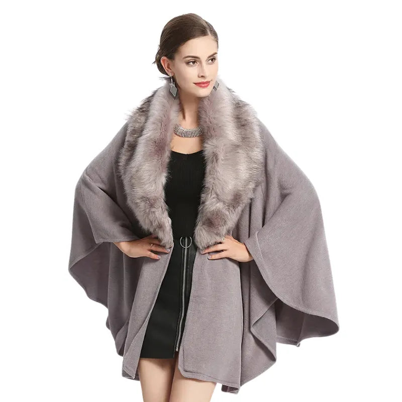 Poncho Elegance Com Gola em Pêlo Sintético