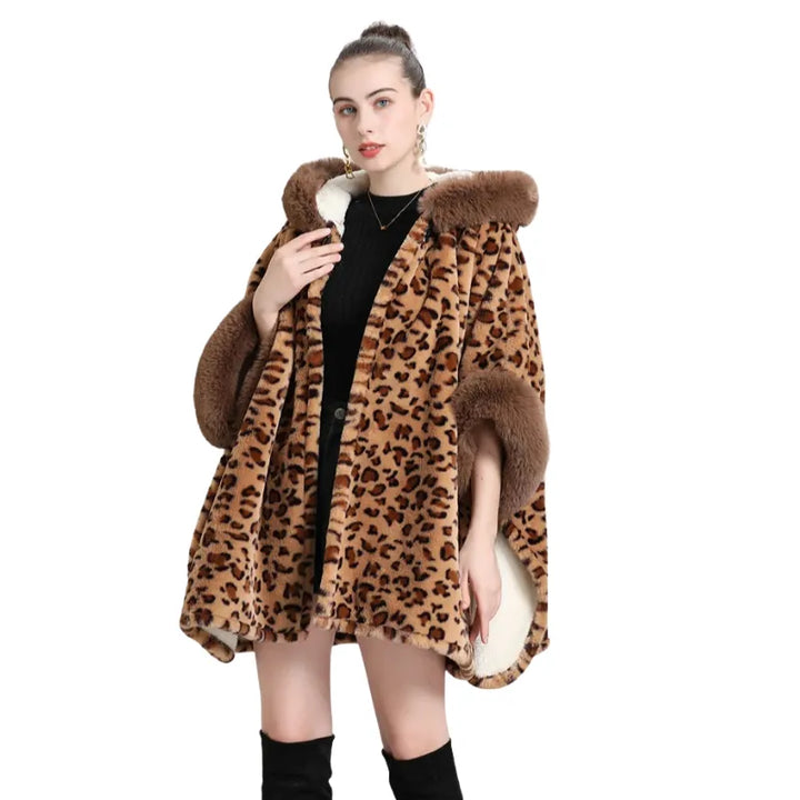 Poncho Com Pelos Animal Print Onça