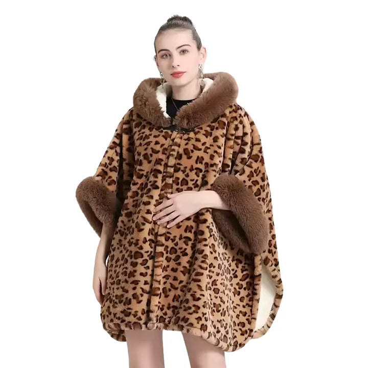Poncho Com Pelos Animal Print Onça
