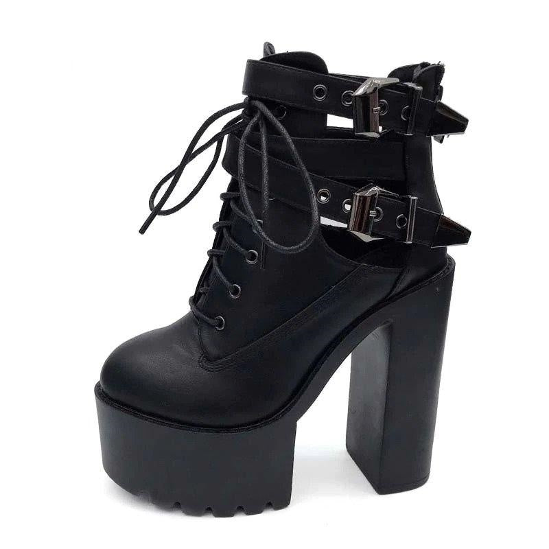Ankle Boot Tratorada Fivelas Urbanas