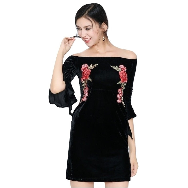 Vestido Ombro a Ombro Veludo Fenda