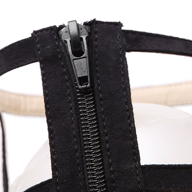 Sandália Gladiadora Salto Fino Rebites