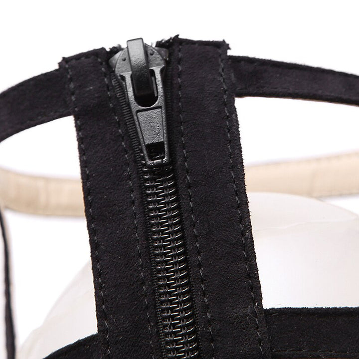 Sandália Gladiadora Salto Fino Rebites