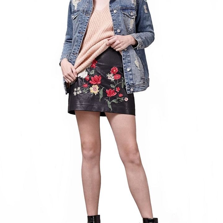 Saia de Couro Com Aplique Floral