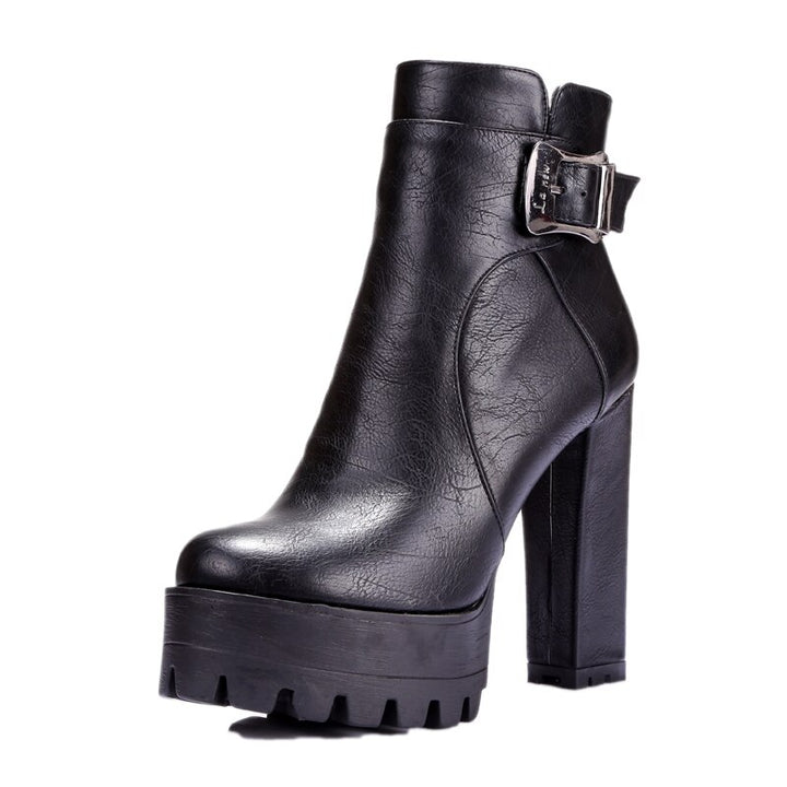 Ankle Boot Tratorada Com Fivela