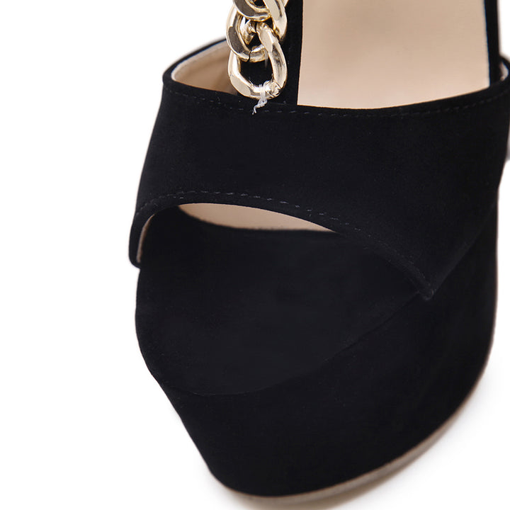 Sandália Meia Pata Detalhe Corrente