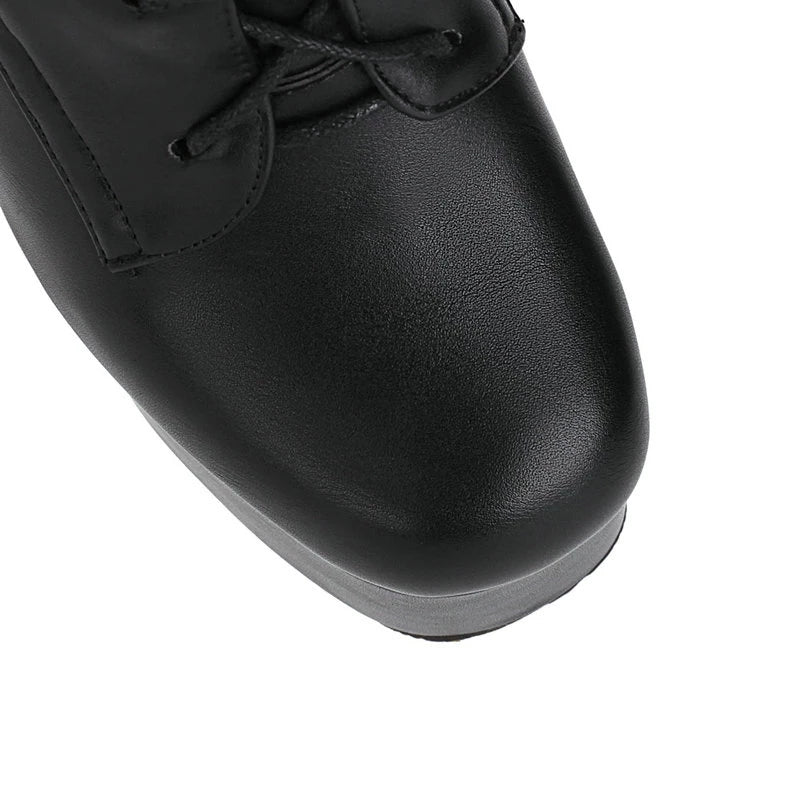 Bota Plataforma Gótica Cano Médio Com Fivelas
