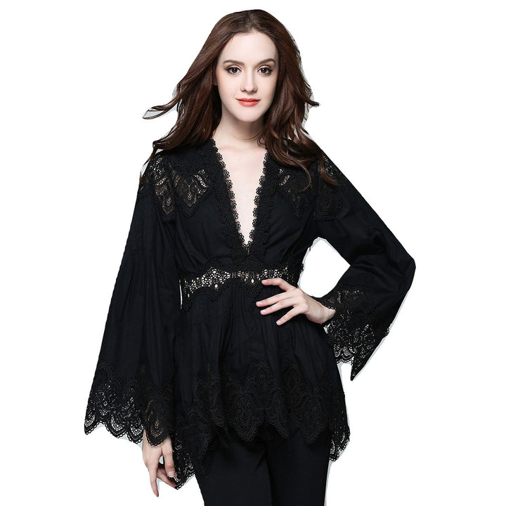 Blusa Decote V Manga Flare Renda