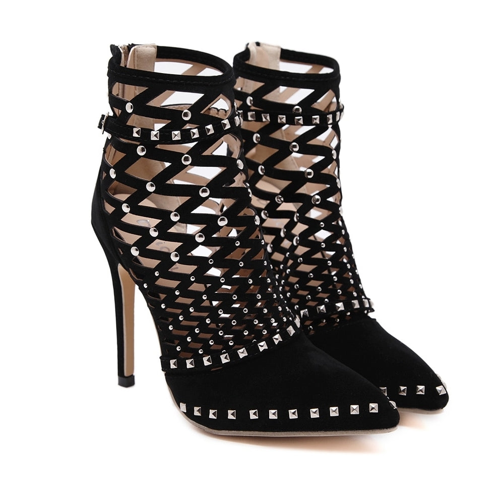 Scarpin Gladiador Com Tiras e Rebites