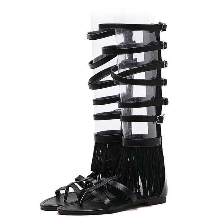 Gladiadora Rasteira com Franjas e Fivelas