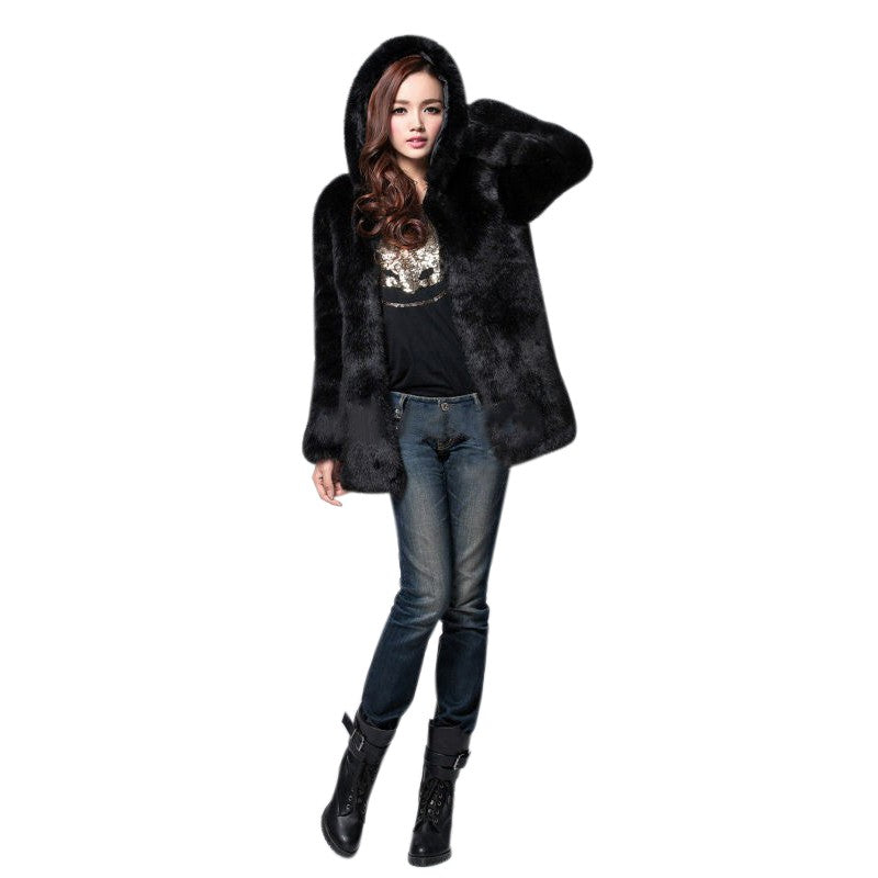 Casaco Feminino Peluciado Com Capuz