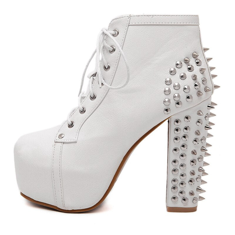 Bota Coturno Plataforma Com Spikes e Tachas