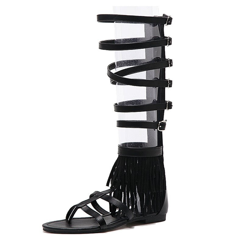 Gladiadora Rasteira com Franjas e Fivelas