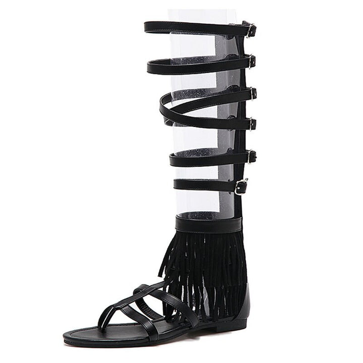 Gladiadora Rasteira com Franjas e Fivelas