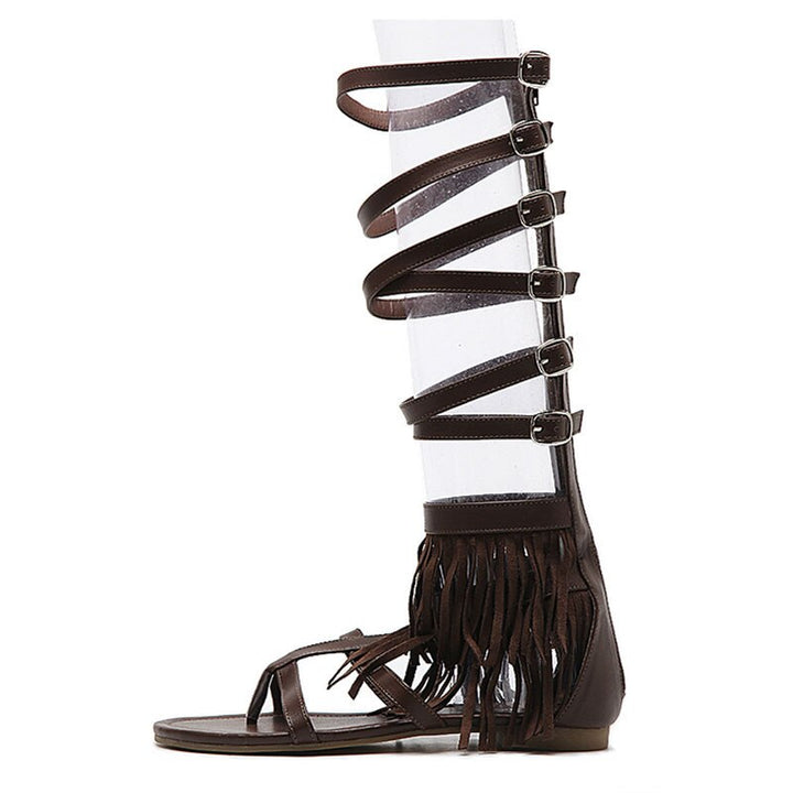 Gladiadora Rasteira com Franjas e Fivelas