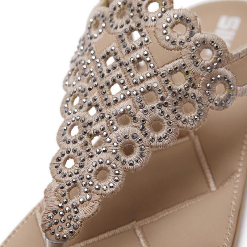 Sandália Rasteira Confort com Apliques