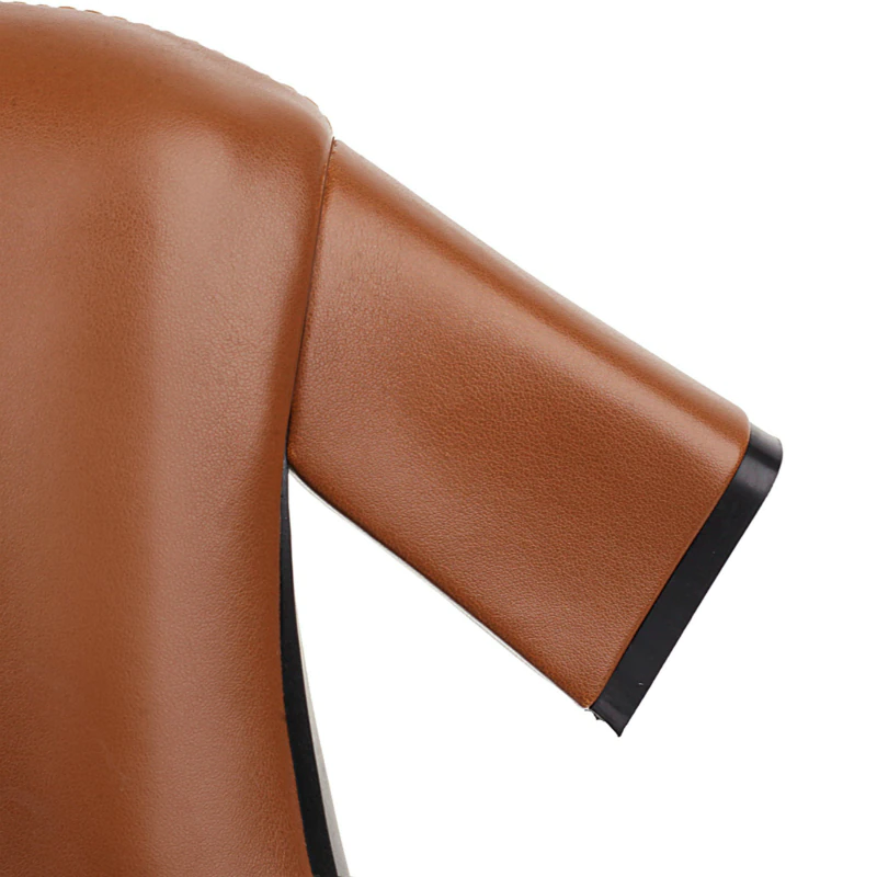 Bota Over the Knee Bico Fino Com Amarração