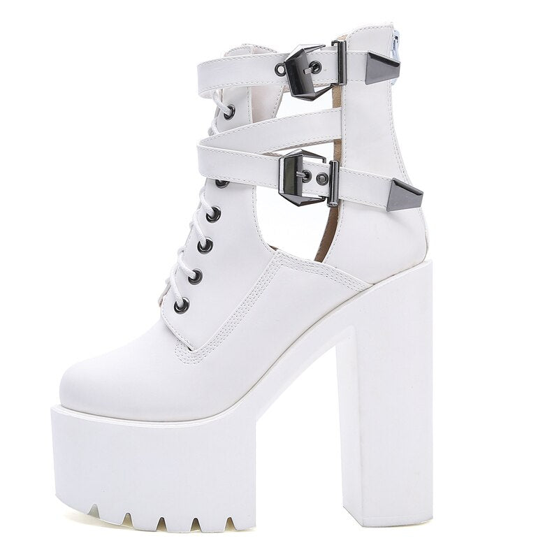 Ankle Boot Tratorada Fivelas Urbanas