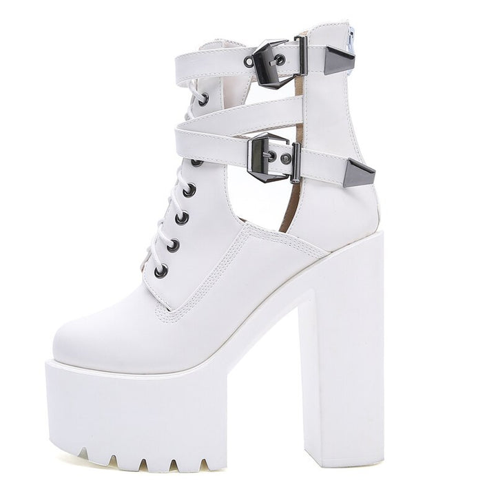 Ankle Boot Tratorada Fivelas Urbanas