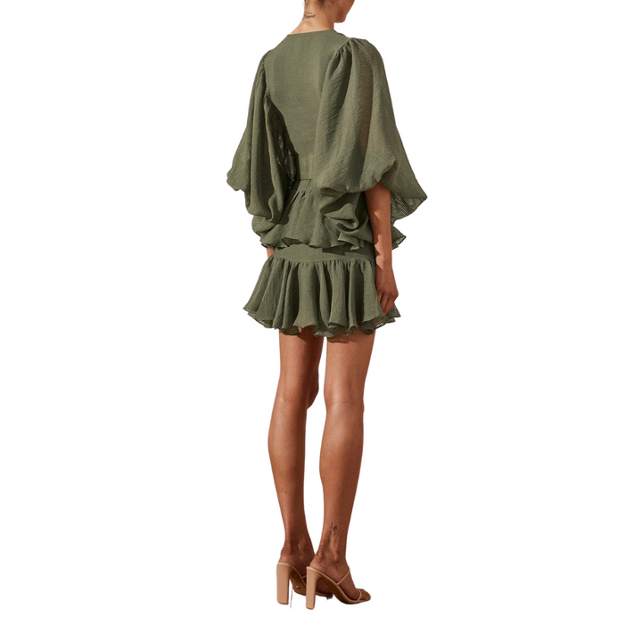 Vestido Curto Babado Manga Bufante